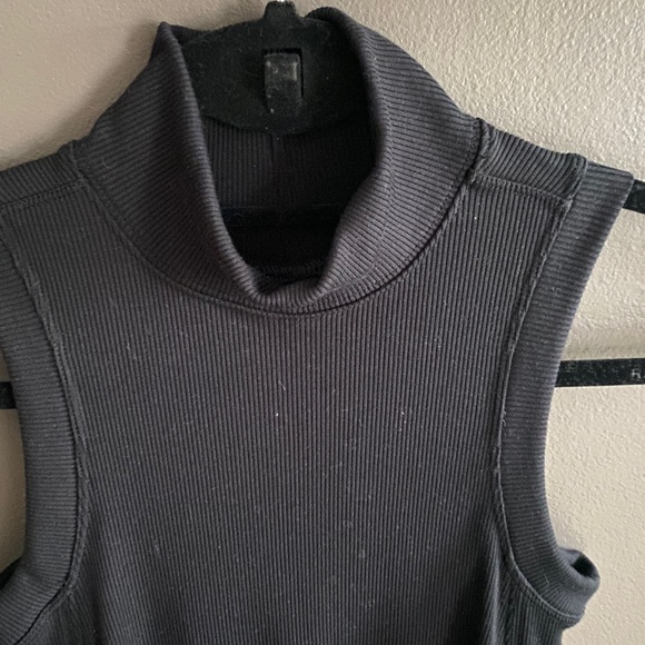 Lululemon Gone For the Week Dress - Picture 3 of 5